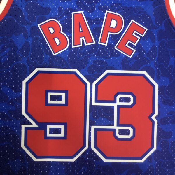 ff83216f Camiseta Regata NBA Brooklyn Nets BAPE Mitchell & Ness Azul 1993 - Imagem 12