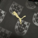 Camisa Seleção Portugal - Edição Especial - Pantera Negra - Eusébio - Versão Torcedor - Copa do Mundo 2026 Preta Puma - Imagem 4