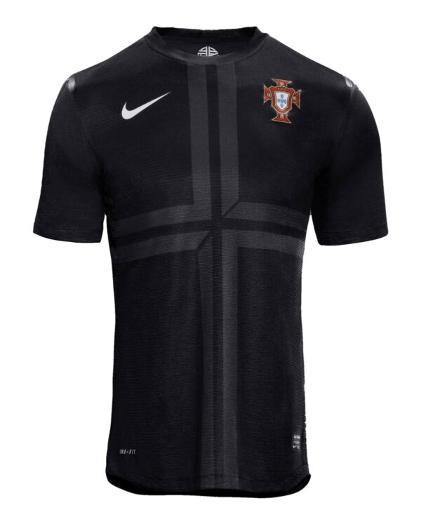 rQaJc9VsR6OifY4 Camisa Retrô Clássica Seleção Portugal Away 2013 Preta Nike - Imagem 1