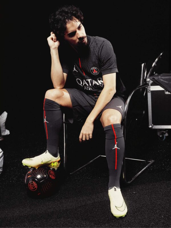 Camisa Paris Saint-Germain - PSG 4Th Versão Torcedor 25/2026 Preta Jordan - Imagem 7