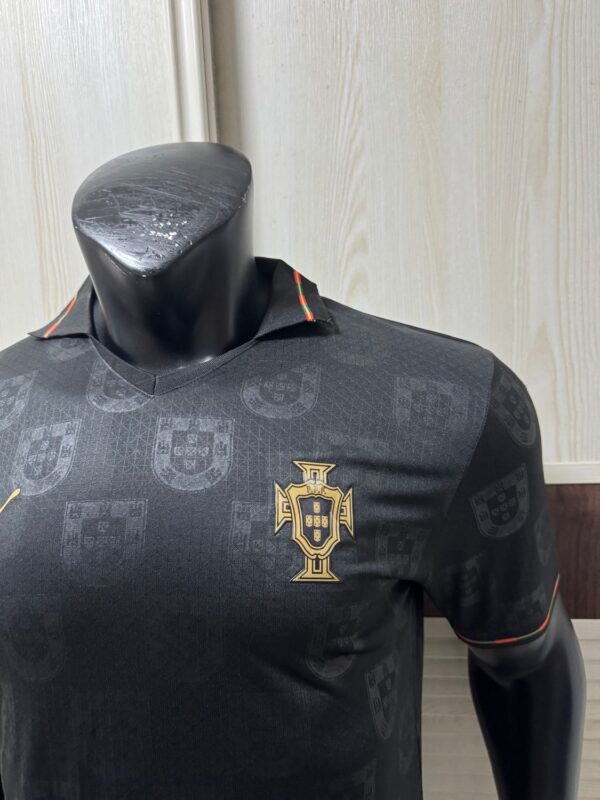 Camisa Seleção Portugal - Edição Especial - Pantera Negra - Eusébio - Versão Jogador - Copa do Mundo 2026 Preta Puma (cópia) - Imagem 2