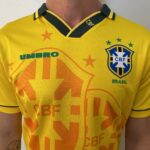 Camisa Retrô Clássica Seleção Brasileira Brasil – Versão Torcedor Umbro – Amarela – 1994 - Imagem 2
