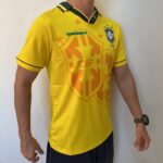 Camisa Retrô Clássica Seleção Brasileira Brasil – Versão Torcedor Umbro – Amarela – 1994 - Imagem 5