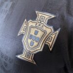 Camisa Seleção Portugal - Edição Especial - Pantera Negra - Eusébio - Versão Jogador - Copa do Mundo 2026 Preta Puma - Imagem 6