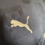 Camisa Seleção Portugal - Edição Especial - Pantera Negra - Eusébio - Versão Jogador - Copa do Mundo 2026 Preta Puma - Imagem 5