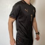 Camisa Seleção Portugal - Edição Especial - Pantera Negra - Eusébio - Versão Jogador - Copa do Mundo 2026 Preta Puma - Imagem 9