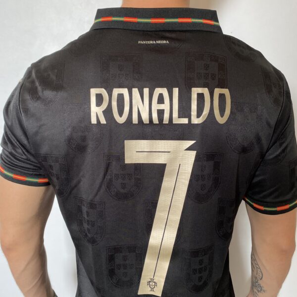 Camisa Seleção Portugal - Edição Especial - Pantera Negra - Eusébio - Versão Jogador - Copa do Mundo 2026 Preta Puma - Imagem 12