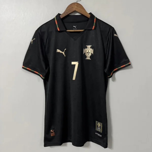 Camisa Seleção Portugal - Edição Especial - Pantera Negra - Eusébio - Versão Jogador - Copa do Mundo 2026 Preta Puma - Imagem 8
