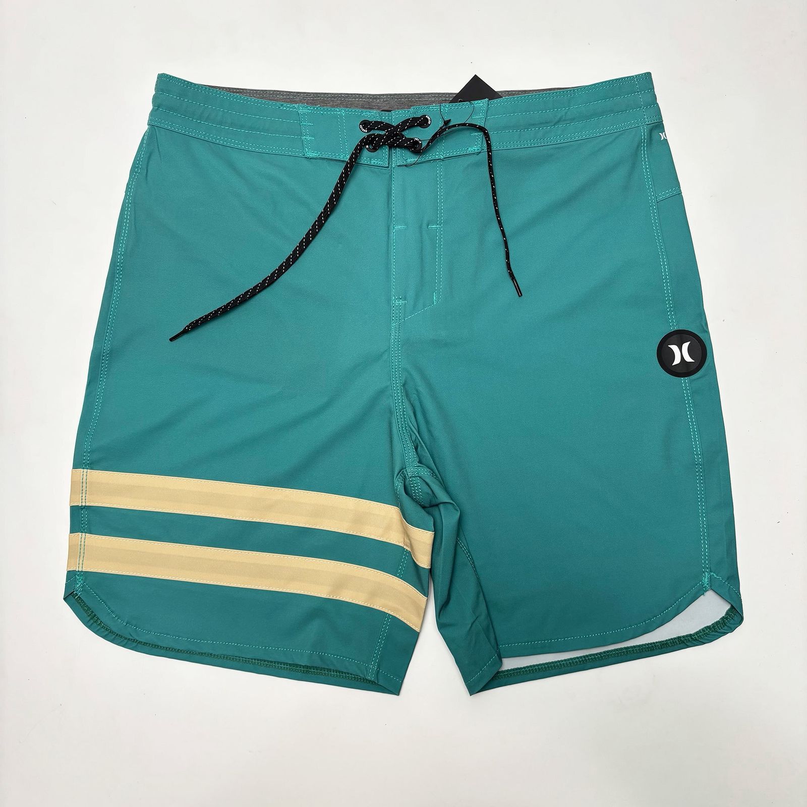 4195b4b1-2c87-4d86-8115-4a1e556c4406 Bermuda Hurley Verde com Bege 2026 - Imagem 1