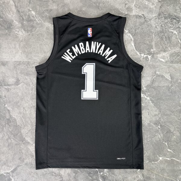 Camiseta Regata Basquete NBA San Antonio Spurs City Edition 2025/26 Preta Nike - Imagem 10