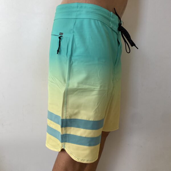 Bermuda Hurley Verde com Amarelo Degradê 2026 - Imagem 4