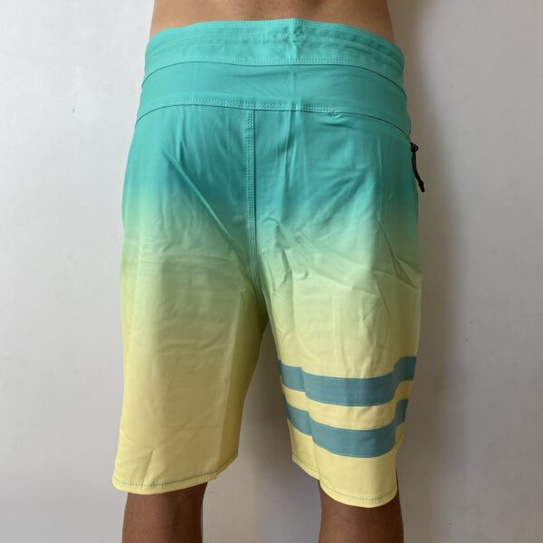 Bermuda Hurley Verde com Amarelo Degradê 2026 - Imagem 5