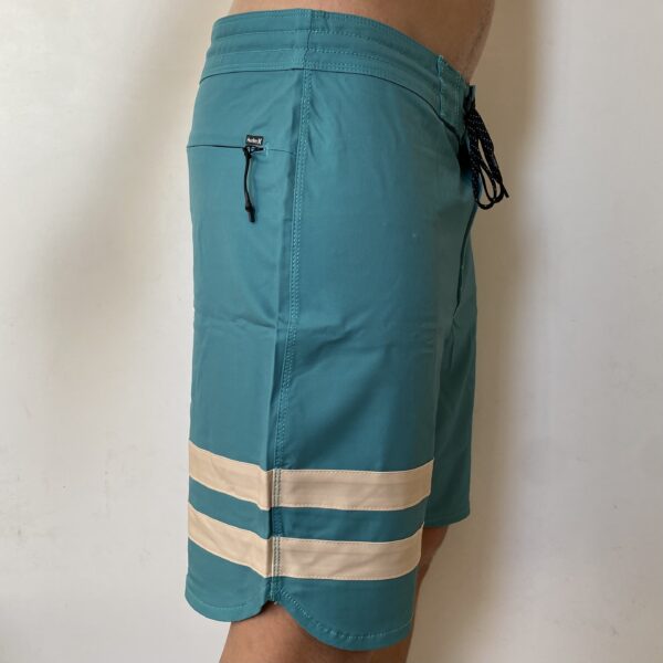 Bermuda Hurley Verde com Bege 2026 - Imagem 4