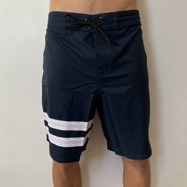 Bermuda Hurley Azul Petrólio com Branco 2026 - Imagem 2