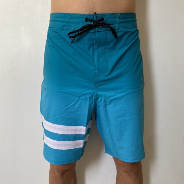 Bermuda Hurley Azul Claro com Branco 2026 - Imagem 2