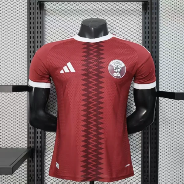 Camisa Seleção Catar Home Versão Jogador Copa Do Mundo 2026 Vermelha Adidas - Imagem 1