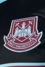 Camisa Retrô West Ham United Third Iron Maiden - Imagem 2