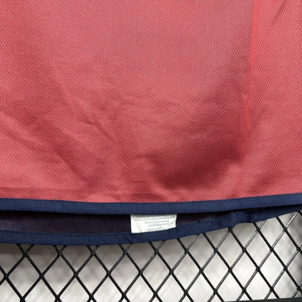 Camisa Retrô Clássica Seleção Inglaterra Away 2002 Vermelha Umbro - Imagem 4