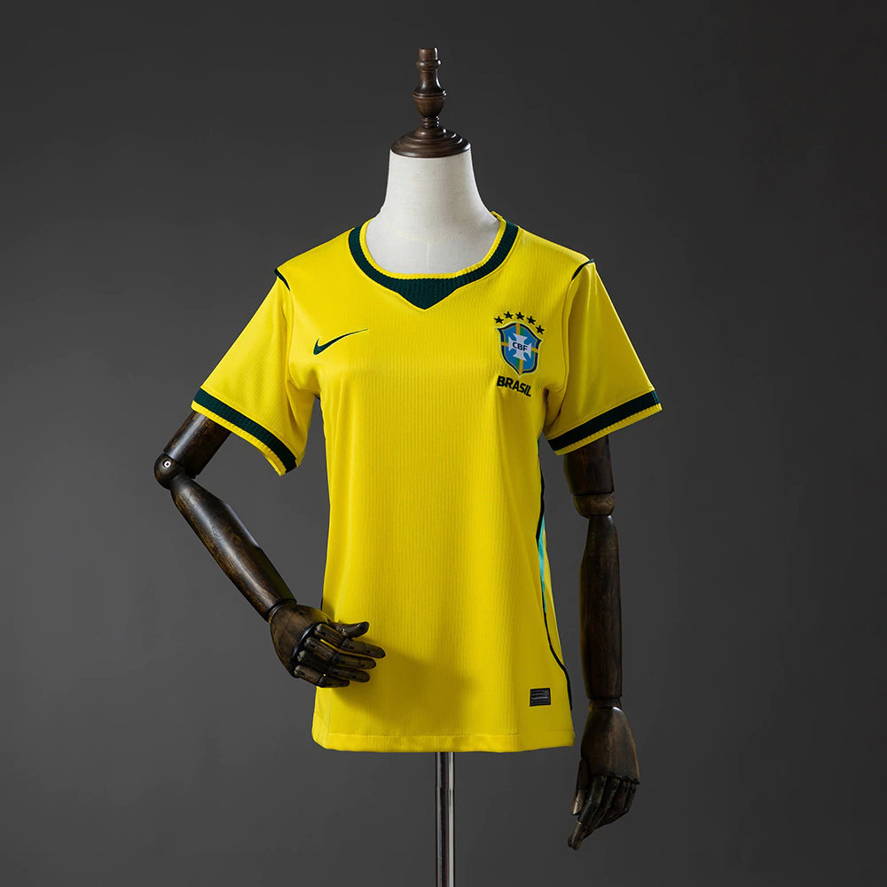 9e0ad201-7bfb375735314995db17696125926407-1024-1024 Camisa Brasil Seleção Brasileira Home Feminina Copa do Mundo 2026 Amarela Nike - Imagem 1