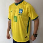 Camisa Brasil Seleção Brasileira Home Torcedor Copa do Mundo 2026 Amarela Nike - Imagem 17