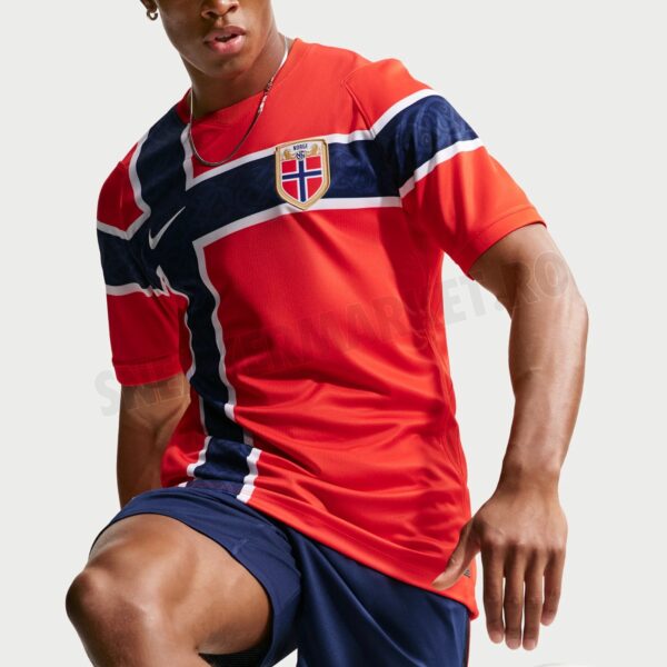 Camisa Seleção Noruega Home Versão Jogador Copa Do Mundo 2026 Vermelha Nike - Imagem 3