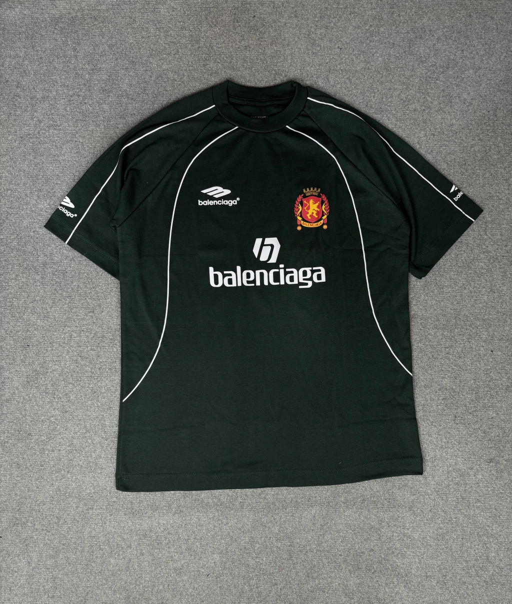 img_6719-5658405733c9beaa7317631227842297-1024-1024 Camisa Balenciaga Oversized Verde Luxo Soccer - Imagem 1