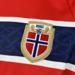 Camisa Seleção Noruega Home Versão Torcedor Copa Do Mundo 2026 Vermelha Nike - Imagem 5