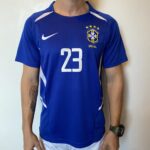 Camisa Retrô Clássica Seleção Brasileira Brasil – Nike Masculina – Versão Torcedor Azul – 2002 - Kaká 23