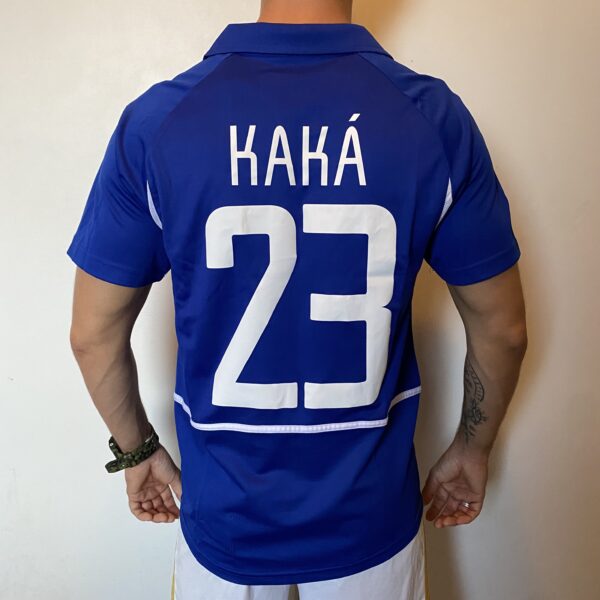 Camisa Retrô Clássica Seleção Brasileira Brasil – Nike Masculina – Versão Torcedor Azul – 2002 - Kaká 23 - Imagem 8