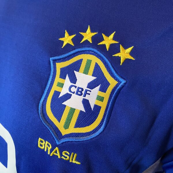 Camisa Retrô Clássica Seleção Brasileira Brasil – Nike Masculina – Versão Torcedor Azul – 2002 - Kaká 23 - Imagem 6