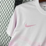 Camisa Brasil Seleção Brasileira Concept Cristo Redentor Versão Torcedor Rosa 2025 Nike - Imagem 2